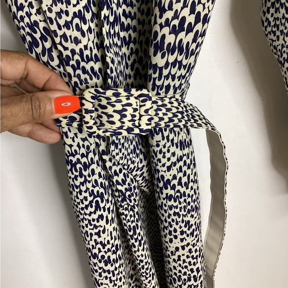 Vintage Tie-Neck Long Sleeve Midi Dress in Cream and Navy Spot 4P - Picture 9 of 15